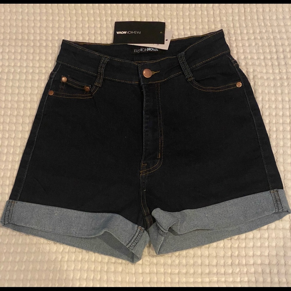 Sexy brand new w/tags mini shorts from fashion nova for woman 👩